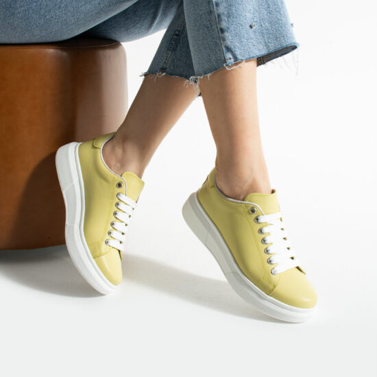 Sneakers da donna gialle leggere in pelle naturale