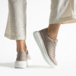 Sneakers da donna taupe leggere in pelle naturale / Sneakers da donna taupe leggere in pelle naturale /