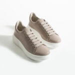 Sneakers da donna taupe leggere in pelle naturale / Sneakers da donna taupe leggere in pelle naturale /
