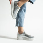 Sneakers da donna argento leggere in pelle naturale / Sneakers da donna argento leggere in pelle naturale /