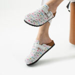 Sabot da donna bassi colorati in pelle /