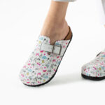 Sabot da donna bassi colorati in pelle /