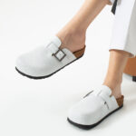 Sabot da donna bassi bianchi in pelle /