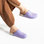 Ciabatte di gomma donna con fori viola /