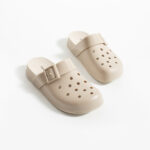 Ciabatte di gomma donna con fori beige chiaro /