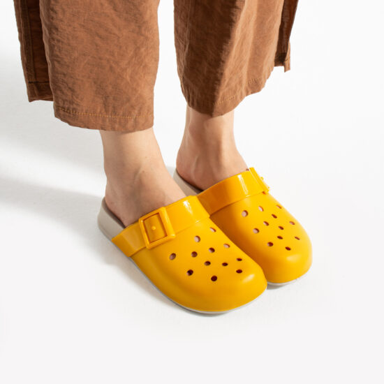 Ciabatte di gomma donna con fori arancioni Ciabatte di gomma donna Monocolore Ciabatte di gomma donna con fori arancioni