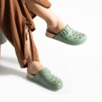 Ciabatte di gomma donna con fori verdi /