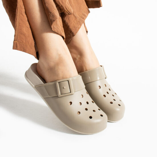 Ciabatte di gomma donna con fori beige Ciabatte di gomma donna Monocolore Ciabatte di gomma donna con fori beige