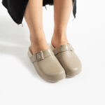 Ciabatte di gomma donna chiuse beige / Ciabatte di gomma donna chiuse beige /