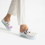 Zoccoli anatomici da lavoro con zeppa e stampa colorata / Zoccoli anatomici da lavoro con zeppa e stampa colorata /