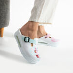 Zoccoli anatomici da lavoro con zeppa e stampa colorata / Zoccoli anatomici da lavoro con zeppa e stampa colorata /