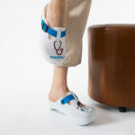 Zoccoli sanitari da donna con zeppa per farmacia / Zoccoli sanitari da donna con zeppa per farmacia /