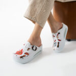 Zoccoli sanitari da donna con zeppa per cucina / Zoccoli sanitari da donna con zeppa per cucina /