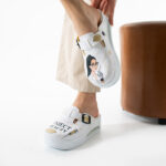 Zoccoli sanitari da donna con zeppa per estetiste / Zoccoli sanitari da donna con zeppa per estetiste /