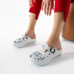 Zoccoli sanitari da donna con zeppa per veterinari / Zoccoli sanitari da donna con zeppa per veterinari /