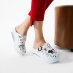 Zoccoli sanitari da donna con zeppa per veterinari / Zoccoli sanitari da donna con zeppa per veterinari /