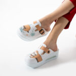 Zoccoli anatomici da lavoro con zeppa e stampa colorata / Zoccoli anatomici da lavoro con zeppa e stampa colorata /