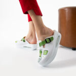 Zoccoli sanitari da donna con zeppa per cucina / Zoccoli sanitari da donna con zeppa per cucina /