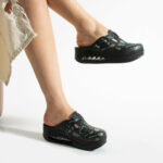 Zoccoli sanitari da donna con zeppa per cucina / Zoccoli sanitari da donna con zeppa per cucina /