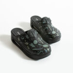 Zoccoli sanitari da donna con zeppa per cucina / Zoccoli sanitari da donna con zeppa per cucina /