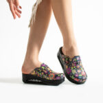 Zoccoli anatomici da lavoro con zeppa e stampa colorata / Zoccoli anatomici da lavoro con zeppa e stampa colorata /