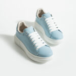 Sneakers da donna blu leggeri in pelle naturale / Sneakers da donna blu leggeri in pelle naturale /