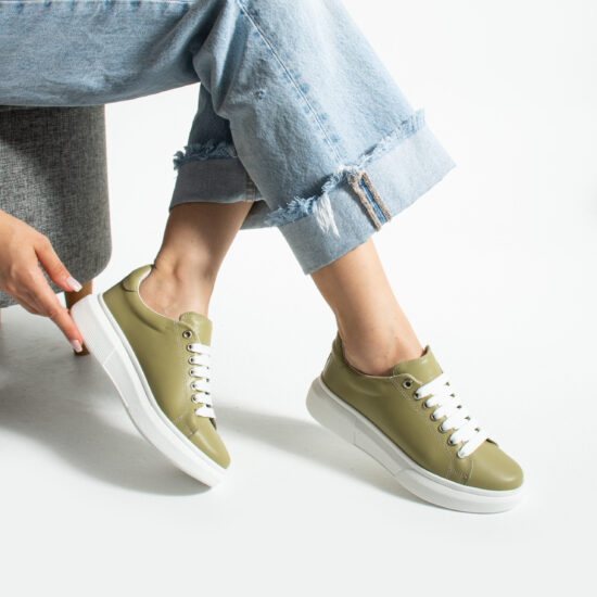 Sneakers da donna in pelle naturale colore verde Sneakers da donna Sneakers da donna in pelle naturale colore verde