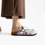 Sabot da donna bassi colorati in pelle /