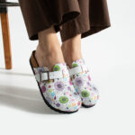 Sabot da donna bassi colorati in pelle /