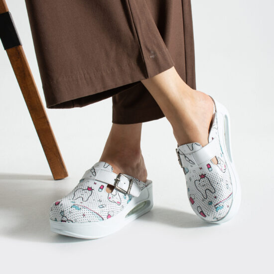 Alternative view of Ciabatte donna sanitarie in pelle con zeppa
