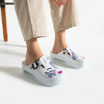 Zoccoli anatomici da lavoro con zeppa e stampa colorata / Zoccoli anatomici da lavoro con zeppa e stampa colorata /