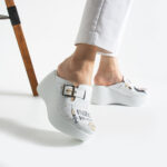 Ciabatte da lavoro alte da donna in pelle per estetiste / Ciabatte da lavoro alte da donna in pelle per estetiste /