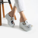 Ciabatte da lavoro alte da donna in pelle per estetiste / Ciabatte da lavoro alte da donna in pelle per estetiste /