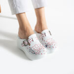 Ciabatte sanitarie in pelle naturale con zeppa alta / Ciabatte sanitarie in pelle naturale con zeppa alta /