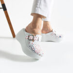 Ciabatte sanitarie in pelle naturale con zeppa alta / Ciabatte sanitarie in pelle naturale con zeppa alta /