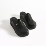 Zoccoli sanitari donna neri in pelle vegana /