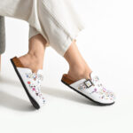 Sabot da donna basso a punta chiusa per maestre d’asilo / Sabot da donna basso a punta chiusa per maestre d’asilo /