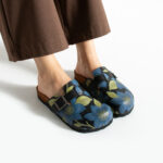 Sabot da donna colorato basso a punta chiusa in pelle /