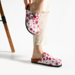 Sabot da donna colorato basso a punta chiusa in pelle /