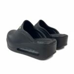 Zoccoli sanitari donna neri in pelle vegana /