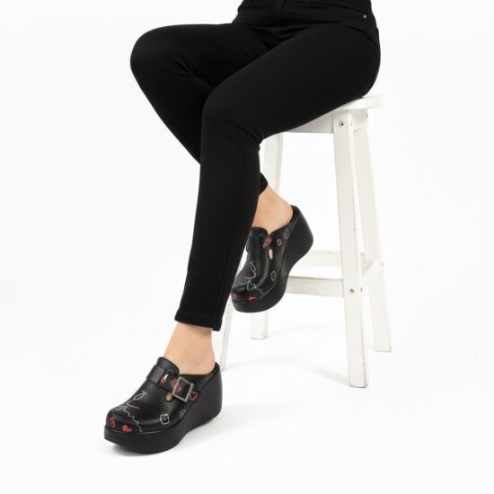 Alternative view of Ciabatte sanitarie in pelle naturale con zeppa alta