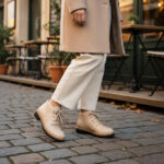 Stivaletti donna bassi beige in pelle con stampa colorata / Stivaletti donna bassi beige in pelle con stampa colorata /