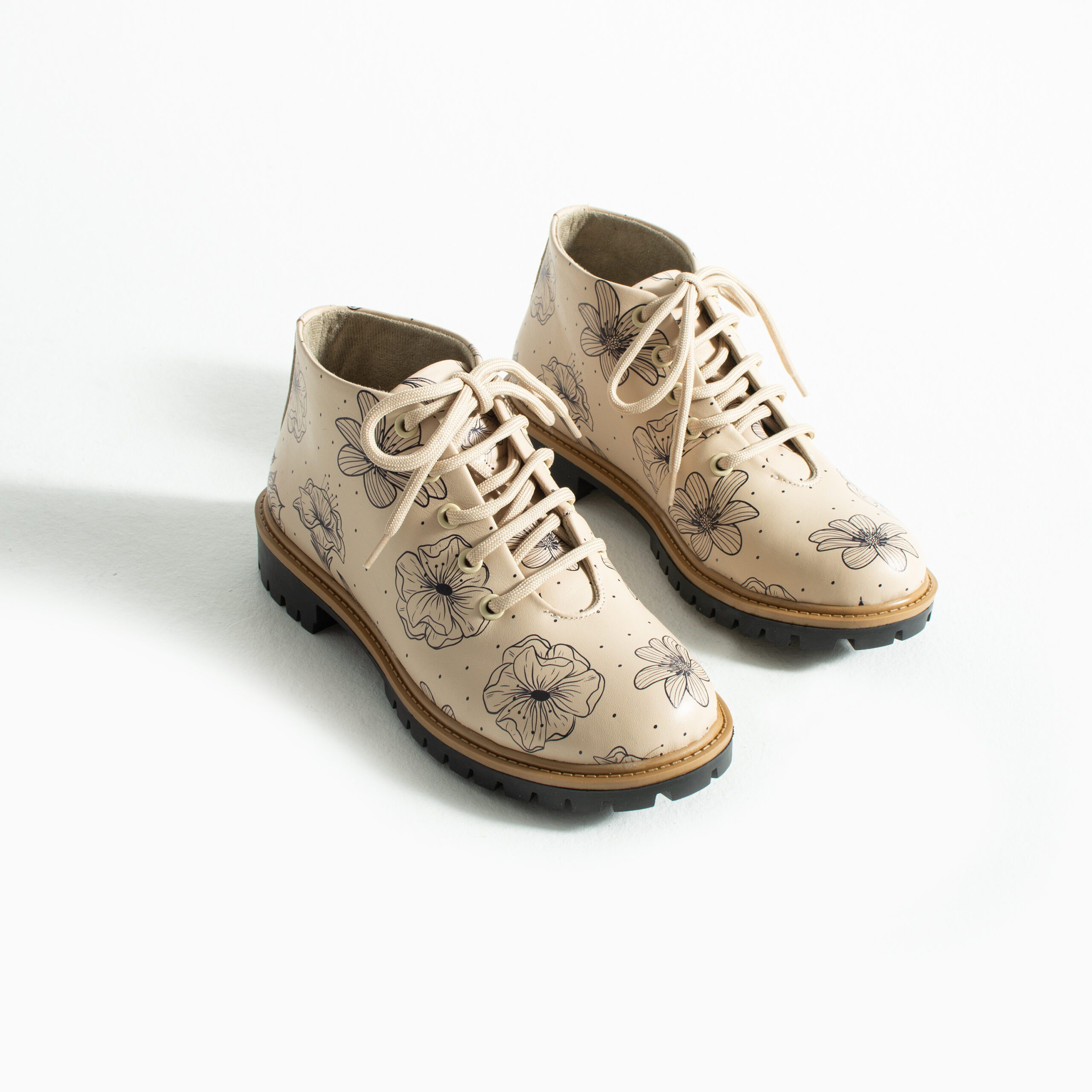 Stivaletti donna bassi beige in pelle con stampa colorata Stivaletti e anfibi donna 15 Stivaletti donna bassi beige in pelle con stampa colorata - immagine 5