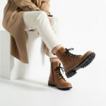 Anfibi da donna marroni in pelle naturale / Anfibi da donna marroni in pelle naturale /