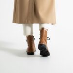 Anfibi da donna marroni in pelle naturale / Anfibi da donna marroni in pelle naturale /