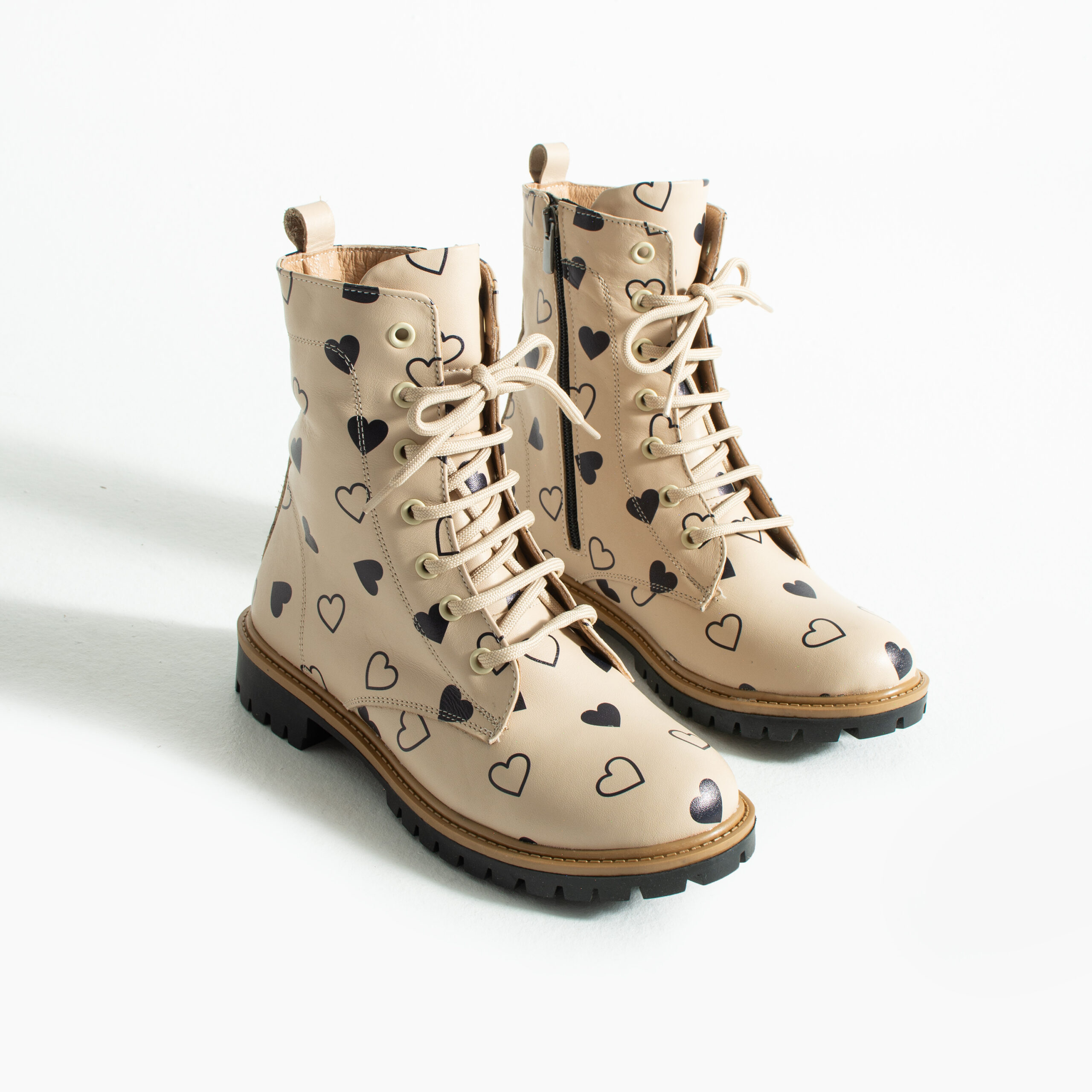 Anfibi beige da donna in pelle con stampa colorata Stivaletti e anfibi donna 17 Anfibi beige da donna in pelle con stampa colorata - immagine 7