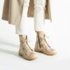 Anfibi beige da donna in pelle con stampa colorata Outlet 6 Anfibi beige da donna in pelle con stampa colorata Outlet 6