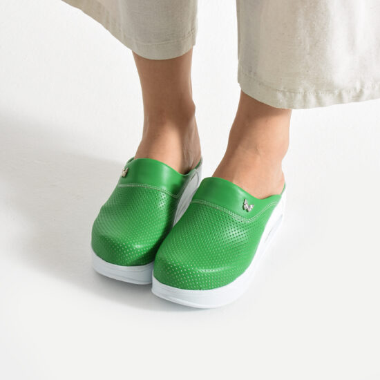 Alternative view of Zoccoli sanitari da donna su piattaforma colore verde