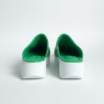 Zoccoli sanitari da donna su piattaforma colore verde /