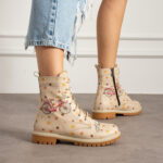 Ciabatte anatomiche bianche su piattaforma /